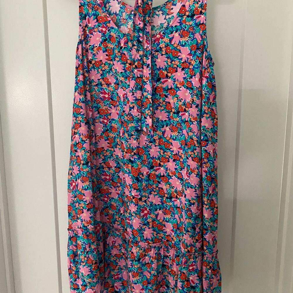 Loft Dress - Picture 2 of 8